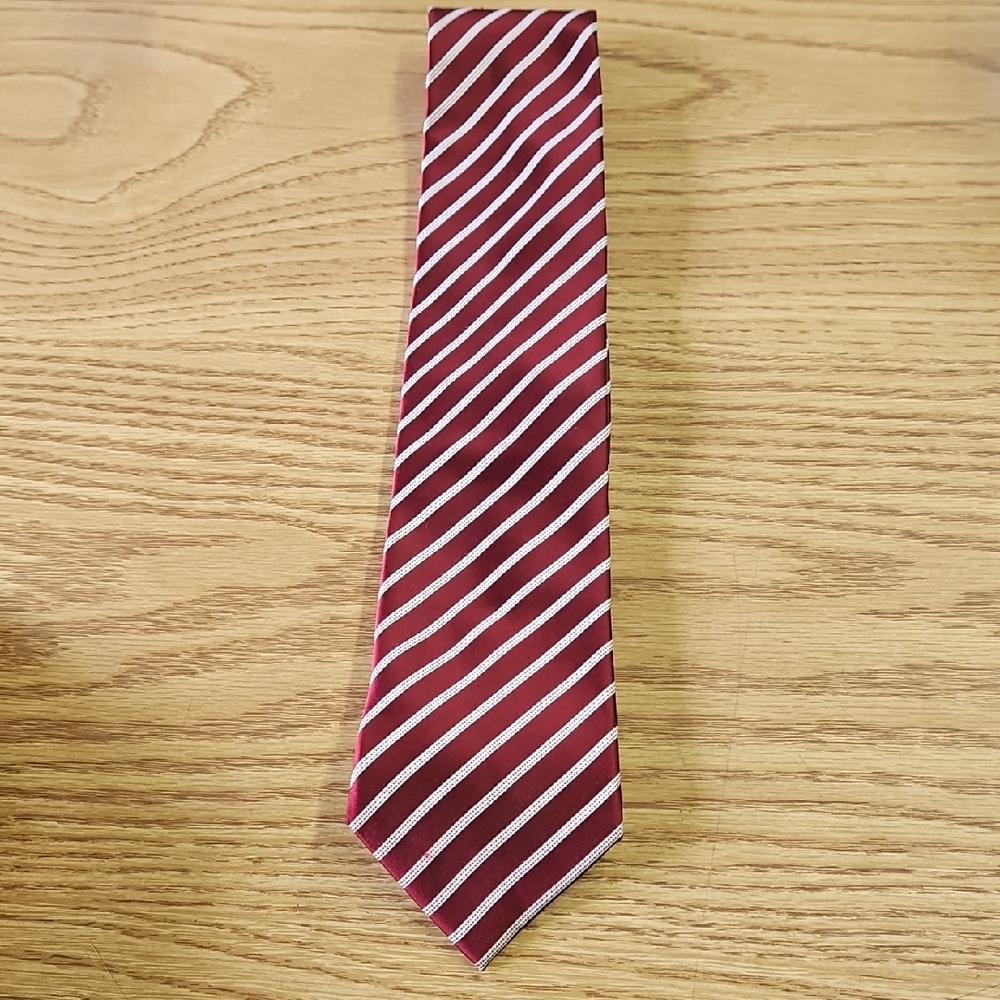 Red And White Stripe Donald J. Trump Signature Collection Silk Mens Tie